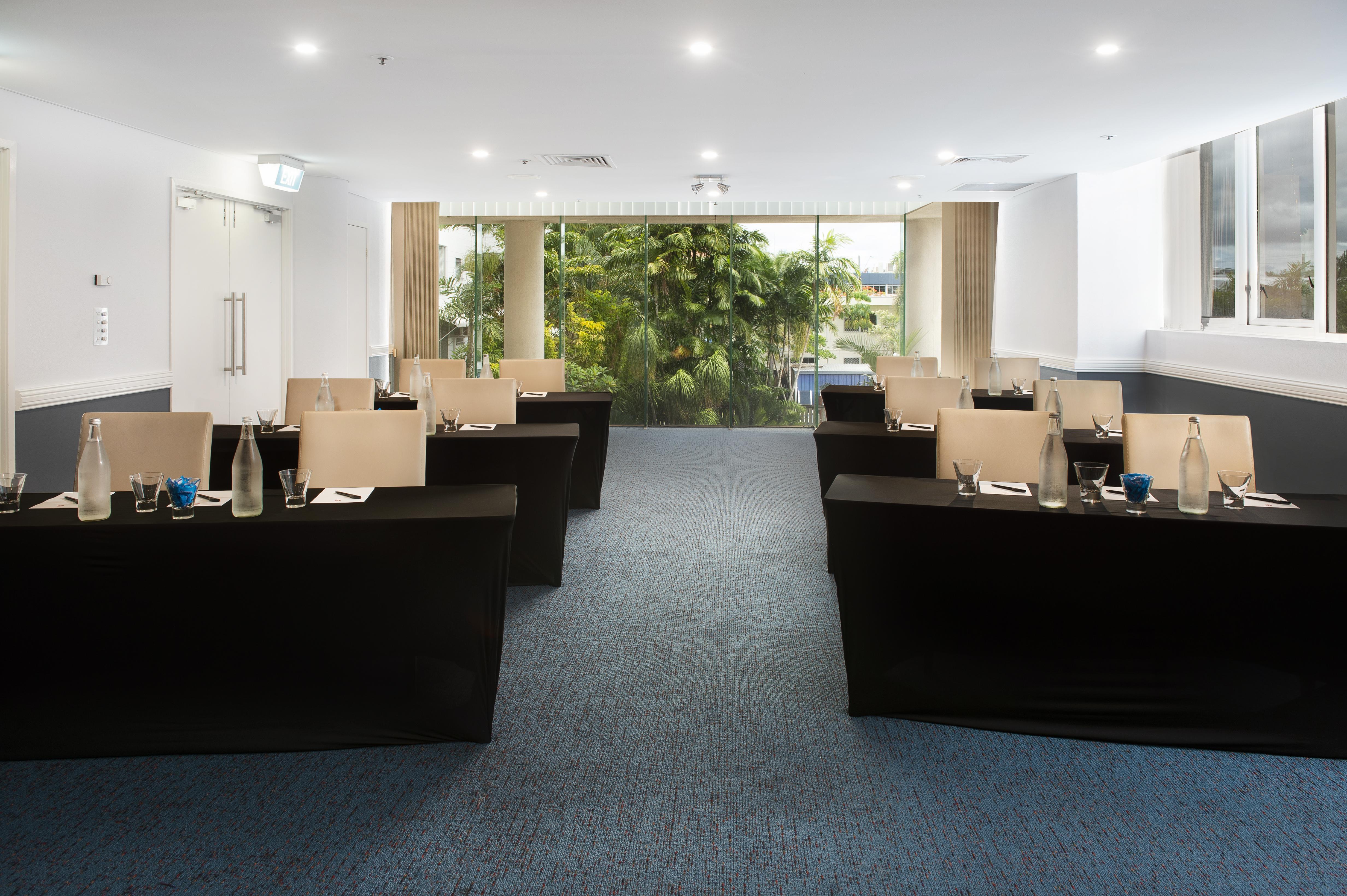 Rydges Esplanade Resort Cairns Exterior photo