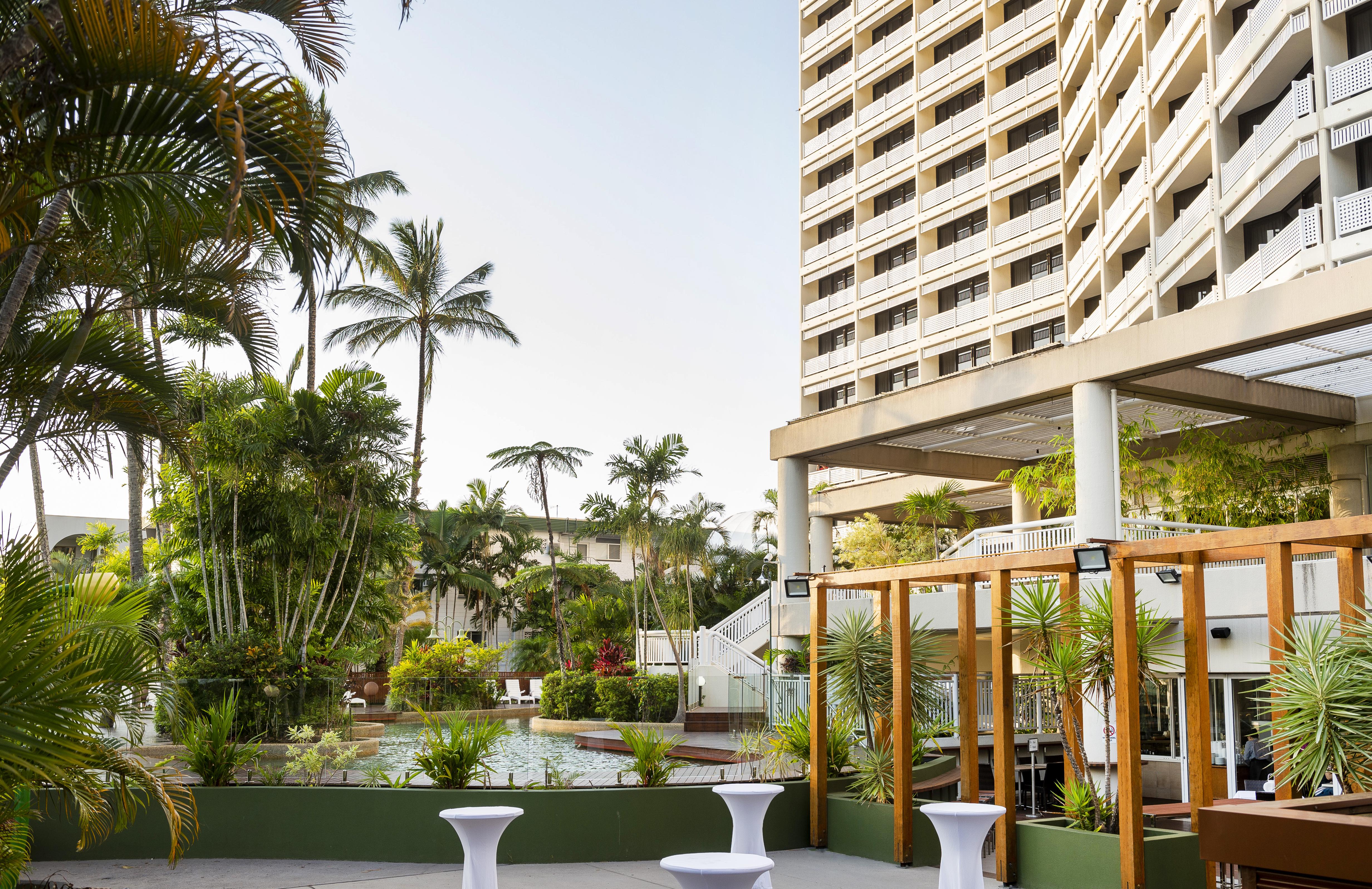 Rydges Esplanade Resort Cairns Exterior photo