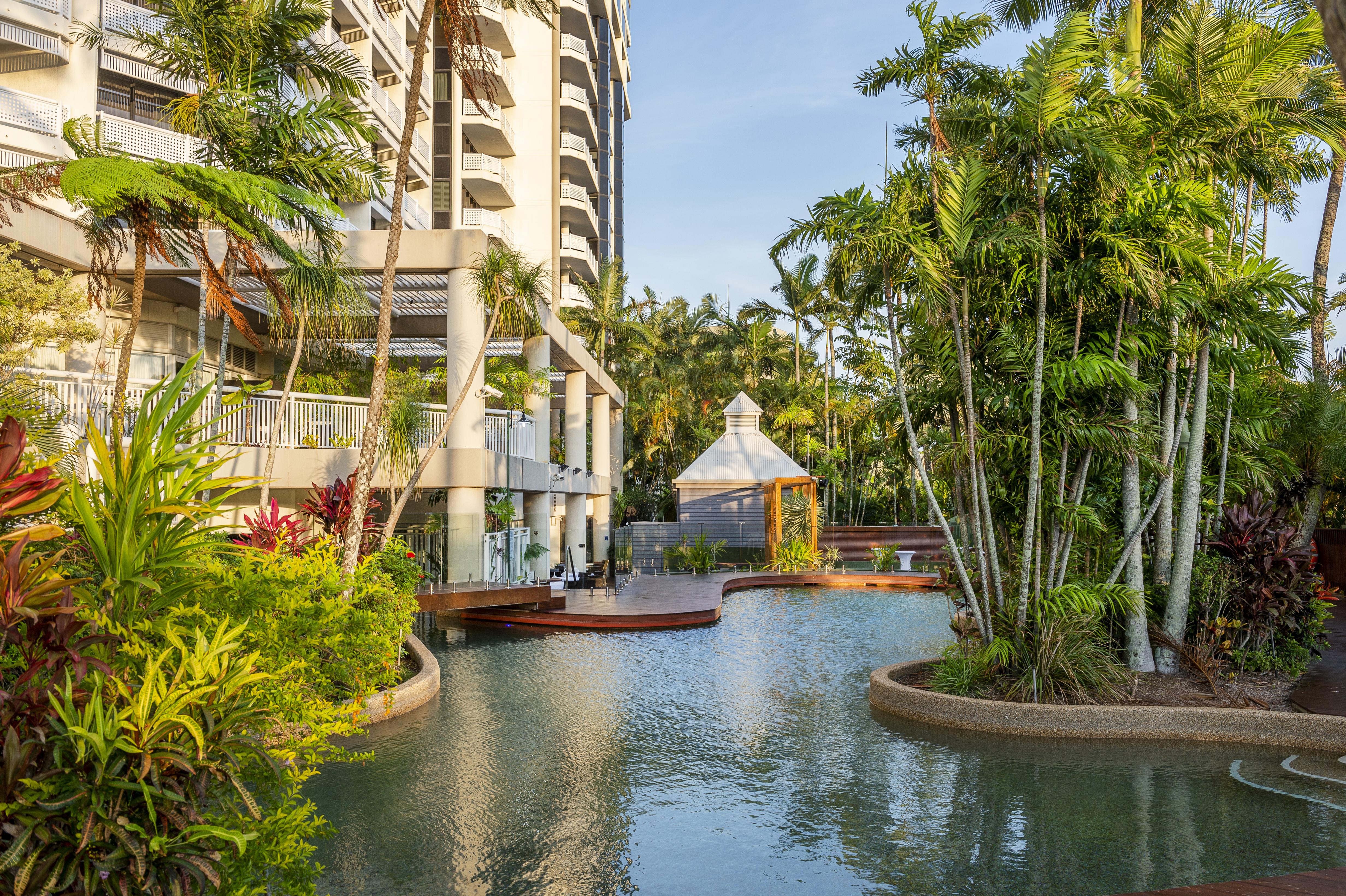 Rydges Esplanade Resort Cairns Exterior photo