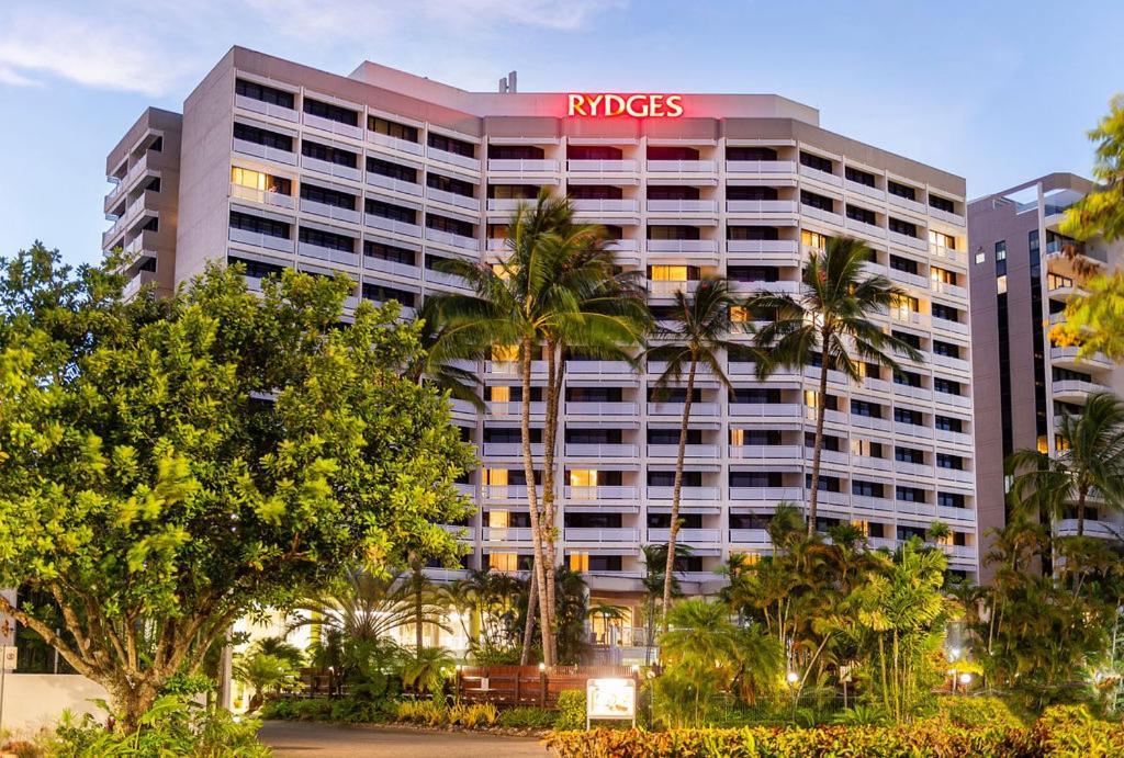 Rydges Esplanade Resort Cairns Exterior photo