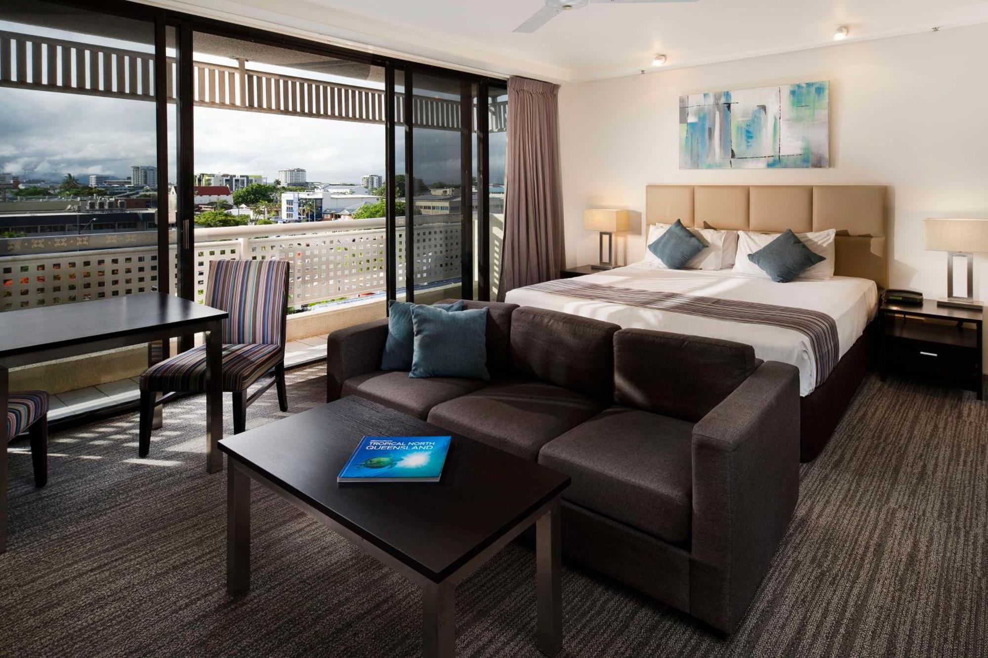 Rydges Esplanade Resort Cairns Exterior photo